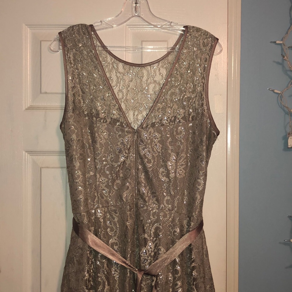 Dress - Picture 3 of 5